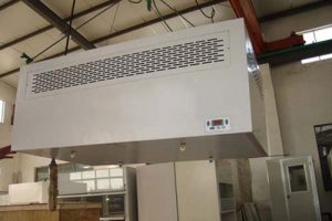 潔凈層流罩有風機內裝和風機外接兩種，安裝方式有懸掛式和落地支架式兩種